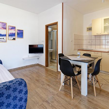 Apartments Exotica By Rent Istria Funtana Exterior foto