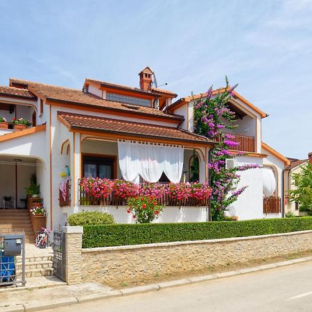 Apartments Exotica By Rent Istria Funtana Exterior foto