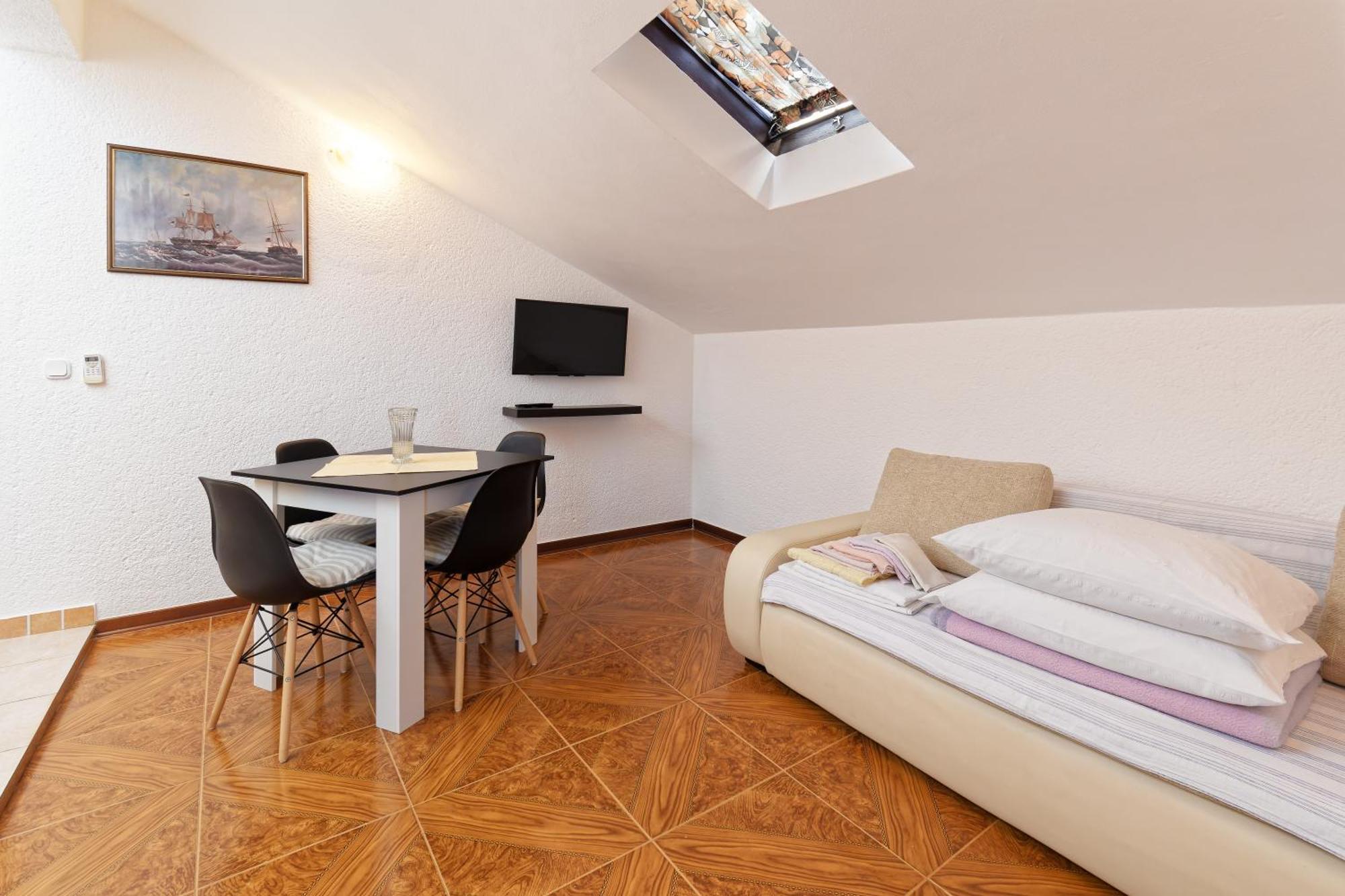 Apartments Exotica By Rent Istria Funtana Exterior foto