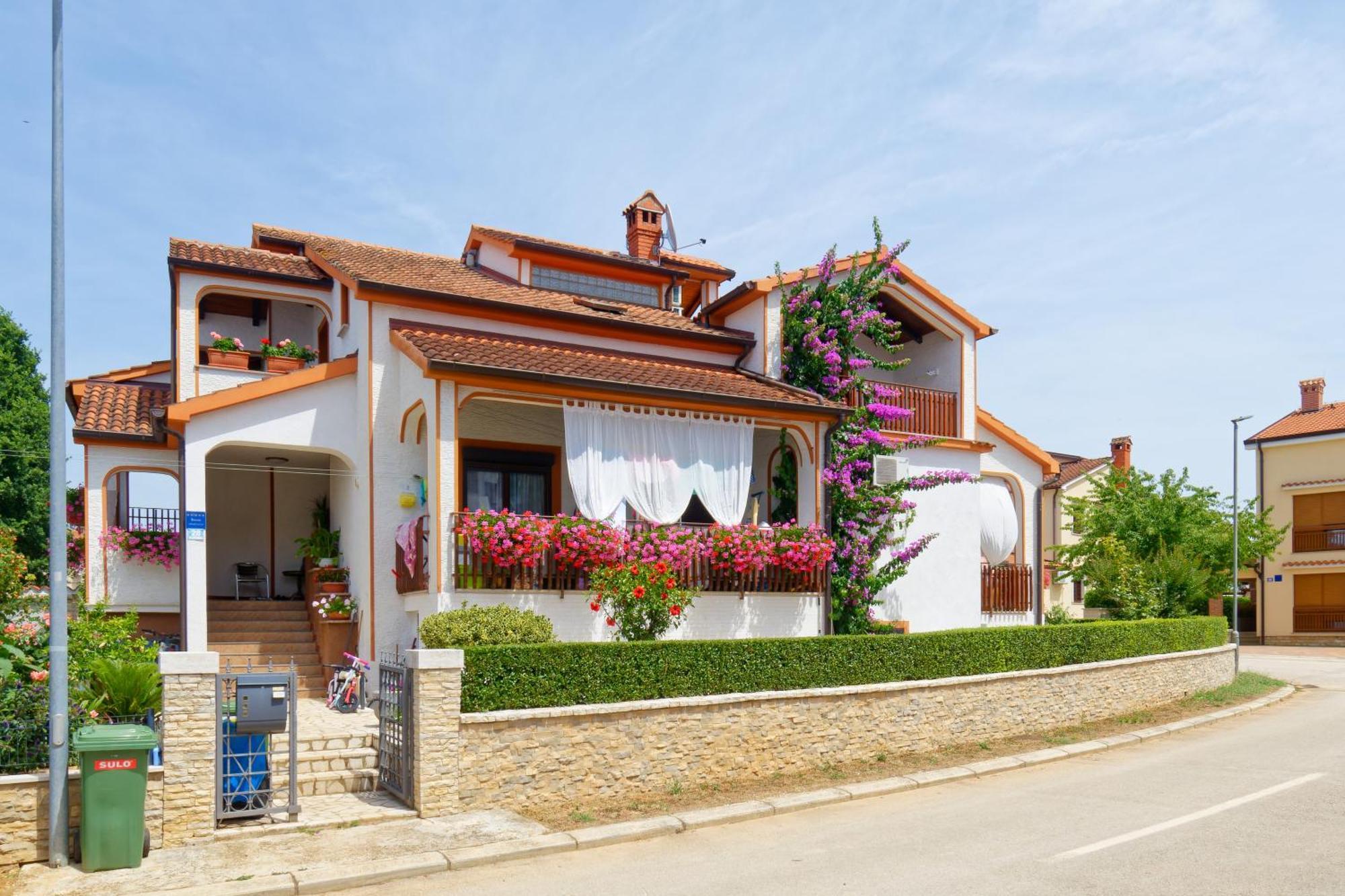 Apartments Exotica By Rent Istria Funtana Exterior foto